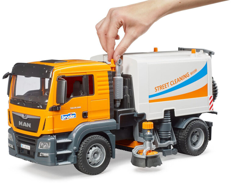 Bruder MAN TGS zametací vozidlo 1:16